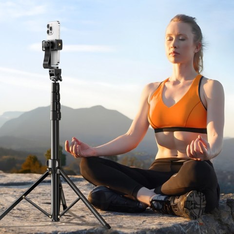 Selfie stick ze stojakiem i pilotem Bluetooth długi kijek do selfie 1.8m czarny Selfie stick ze stojakiem i pilotem Bluetooth długi kijek do selfie 1.8m czarny