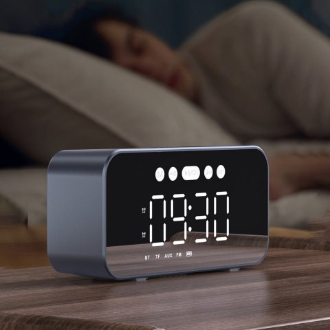 6w1 Zegarek budzik radio FM głośnik Bluetooth AUX czytnik kart TF SD srebrny 6w1 Zegarek budzik radio FM głośnik Bluetooth AUX czytnik kart TF SD srebrny
