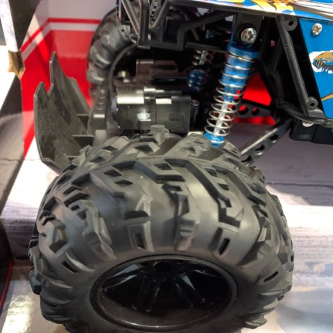 SAMOCHÓD ZDALNIE STEROWANY PILOTEM TERENOWY Z NAPĘDEM NA 4 KOŁA PILOT RC SAMOCHÓD ZDALNIE STEROWANY PILOTEM TERENOWY Z NAPĘDEM NA 4 KOŁA PILOT RC