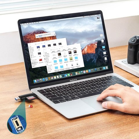 Adapter 2 wtyczki USB-A i USB-C czytnik kart SD i micro SD czarny Adapter 2 wtyczki USB-A i USB-C czytnik kart SD i micro SD czarny