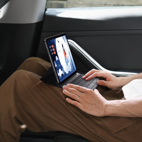 Etui z klawiaturą na iPad Air 4/5 10.9'' / iPad Pro 11'' + kabel USB-C Brilliance Series czarne Etui z klawiaturą na iPad Air 4/5 10.9'' / iPad Pro 11'' + kabel USB-C Brilliance Series czarne