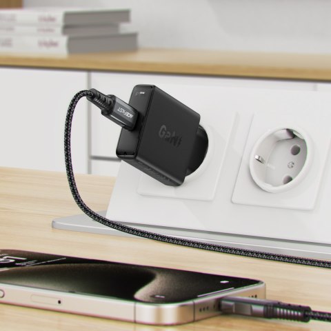 Mała płaska ładowarka sieciowa GaN PD 20W USB-C czarna Mała płaska ładowarka sieciowa GaN PD 20W USB-C czarna