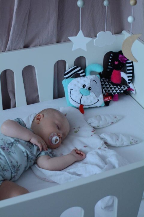 Króliczka Przytulanka Sensoryczna Materiałowy Mięciutki Pluszak Kolorowy Króliczka Przytulanka Sensoryczna Materiałowy Mięciutki Pluszak Kolorowy