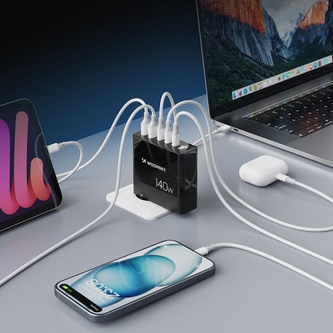 Ładowarka sieciowa 100-240V GaN 140W 3x USB-C / 2x USB-A czarna Ładowarka sieciowa 100-240V GaN 140W 3x USB-C / 2x USB-A czarna