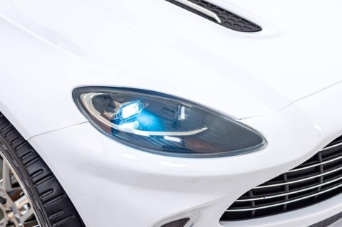 Pojazd Aston Martin DBX Biały Pojazd Aston Martin DBX Biały