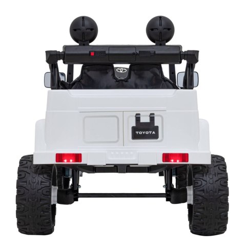 Toyota FJ Cruiser dla dzieci Biały + Pilot + Napęd 4x4 + Audio LED + EVA + Wolny Start Toyota FJ Cruiser dla dzieci Biały + Pilot + Napęd 4x4 + Audio LED + EVA + Wolny Start