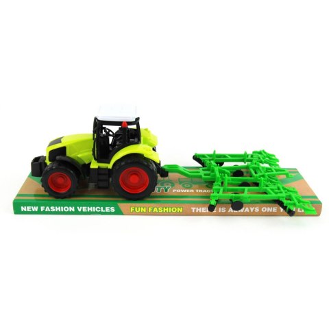 TRAKTOR Z PRZYCZEPĄ POD KLOSZEM TRAKTOR Z PRZYCZEPĄ POD KLOSZEM