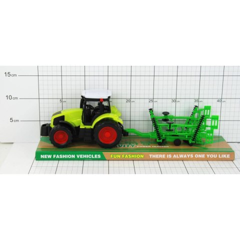 TRAKTOR Z PRZYCZEPĄ POD KLOSZEM TRAKTOR Z PRZYCZEPĄ POD KLOSZEM