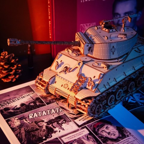 World Of Tanks Drewniane Klocki Puzzle Model 3D - M4A38 Sherman 1272 ele World Of Tanks Drewniane Klocki Puzzle Model 3D - M4A38 Sherman 1272 ele