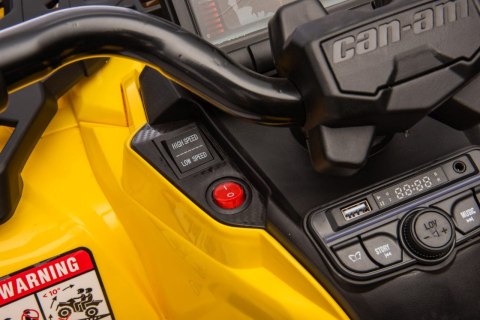 Quad Can Am Outlander ATV z Pilotem Żółty Quad Can Am Outlander ATV z Pilotem Żółty