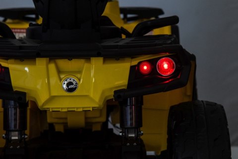 Quad Can Am Outlander ATV z Pilotem Żółty Quad Can Am Outlander ATV z Pilotem Żółty
