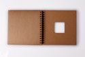 Album na spirali z okienkiem 20x20cm 30 ark brązowe eco 180g/m2