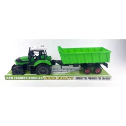 TRAKTOR Z PRZYCZEPĄ POD KLOSZEM