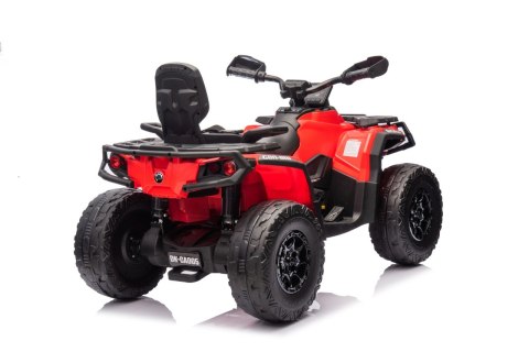 Quad Can Am Outlander ATV z Pilotem Czerwony Quad Can Am Outlander ATV z Pilotem Czerwony