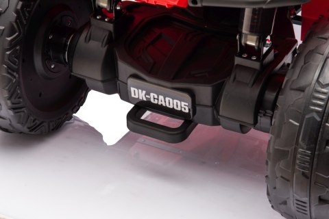 Quad Can Am Outlander ATV z Pilotem Czerwony Quad Can Am Outlander ATV z Pilotem Czerwony