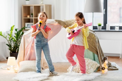 Gitara dla dzieci drewniana metalowe struny kostka - różowa ECOTOYS Gitara dla dzieci drewniana metalowe struny kostka - różowa ECOTOYS