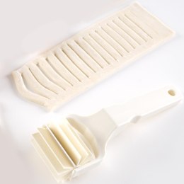 ROLKA TNĄCA WAŁEK DO NACINANIA CIASTA W PASKI KITCHEN LINE 80X210MM - HENDI 515068