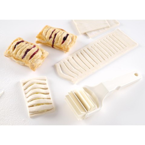 ROLKA TNĄCA WAŁEK DO NACINANIA CIASTA W PASKI KITCHEN LINE 80X210MM - HENDI 515068 ROLKA TNĄCA WAŁEK DO NACINANIA CIASTA W PASKI KITCHEN LINE 80X210MM - HENDI 515068