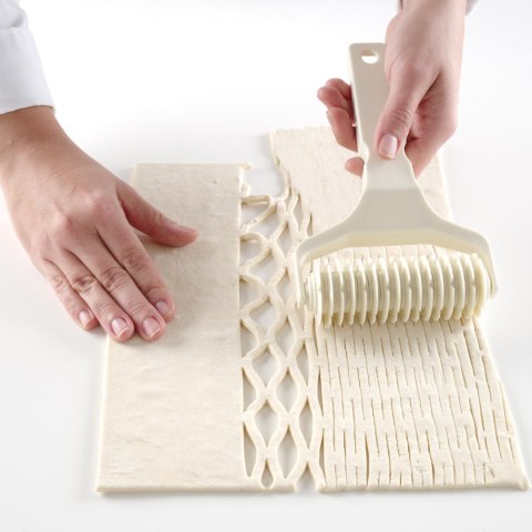 ROLKA TNĄCA WAŁEK DO NACINANIA CIASTA WZÓR SIATKI DO TARTY KITCHEN LINE 130X200MM - HENDI 515075 ROLKA TNĄCA WAŁEK DO NACINANIA CIASTA WZÓR SIATKI DO TARTY KITCHEN LINE 130X200MM - HENDI 515075