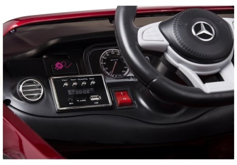 AUTO NA AKUMULATOR MERCEDES S63 CZERWONY LAKIER AUTO NA AKUMULATOR MERCEDES S63 CZERWONY LAKIER