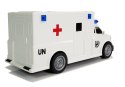 AUTO AMBULANS Z NAPĘDEM KARETKA POGOTOWIA 1:20 Z DŹWIĘKIEM