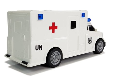 AUTO AMBULANS Z NAPĘDEM KARETKA POGOTOWIA 1:20 Z DŹWIĘKIEM AUTO AMBULANS Z NAPĘDEM KARETKA POGOTOWIA 1:20 Z DŹWIĘKIEM