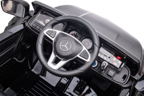 AUTO NA AKUMULATOR MERCEDES DK-MT950 4X4 CZARNY AUTO NA AKUMULATOR MERCEDES DK-MT950 4X4 CZARNY