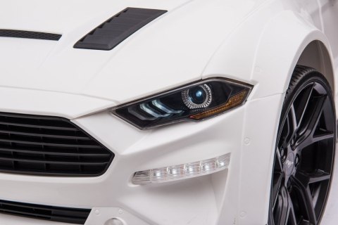 Auto Na Akumulator Ford Mustang GT Drift SX2038 Biały Auto Na Akumulator Ford Mustang GT Drift SX2038 Biały