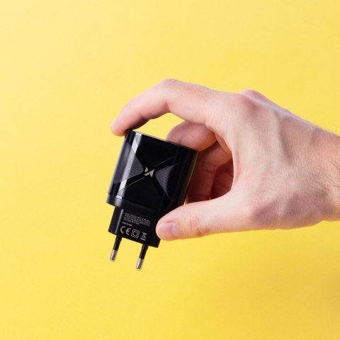 Mała ładowarka GaN 65W z portami USB USB-C QC3.0 PD szybkie ładowanie czarna Mała ładowarka GaN 65W z portami USB USB-C QC3.0 PD szybkie ładowanie czarna